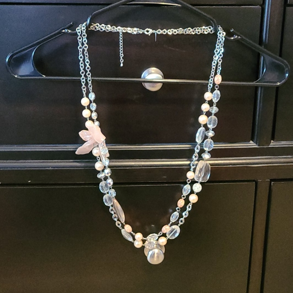 New York & Co. Peach colored pearl beaded necklace
